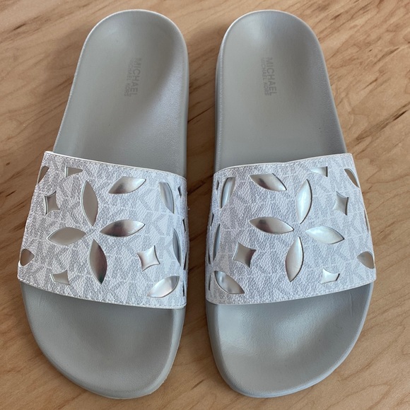 MICHAEL KORS Logo Demi Beach Slide Sandals - Picture 1 of 5